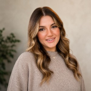 Headshot, Beth Brindley