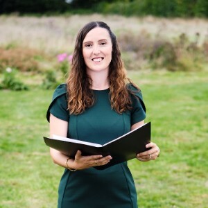 Fun and modern wedding celebrant at outdoor wedding ceremony