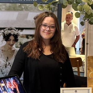 Image Of Manager Chloe