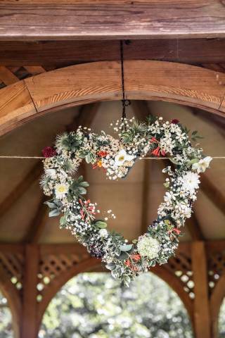 Ashleigh and Matt - Outdoor Barn Wedding in Oxfordshire gallery image