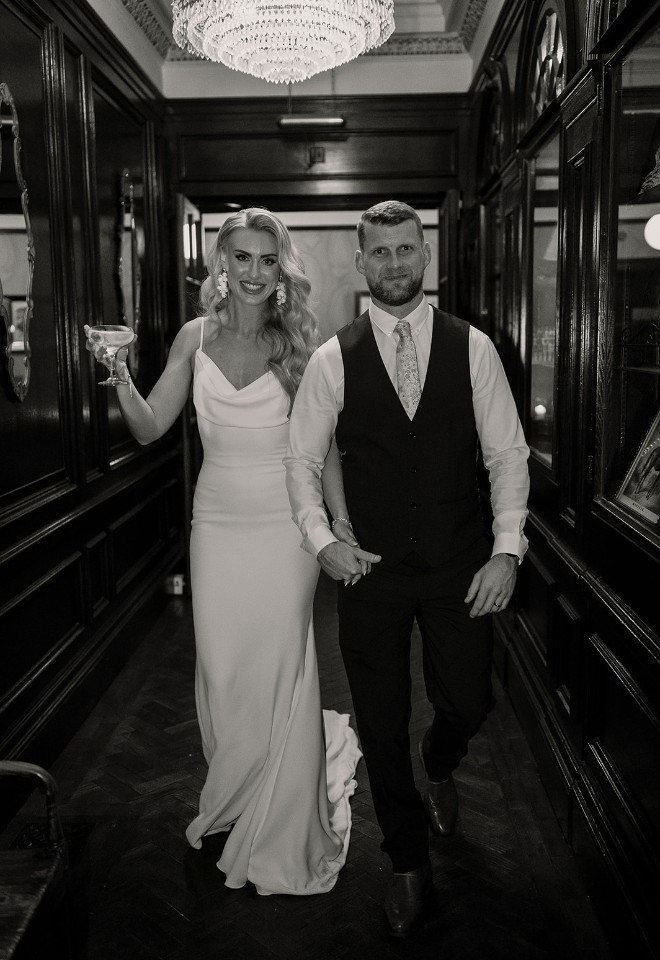 Bride and groom black and white images