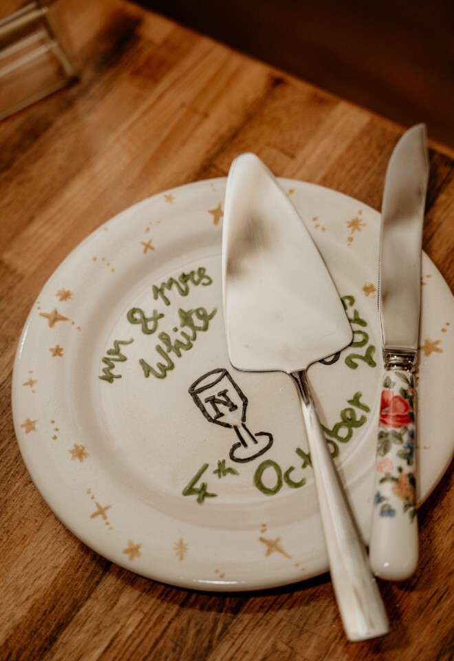 Personalised wedding cake plate with Mr & Mrs detail and serving set.