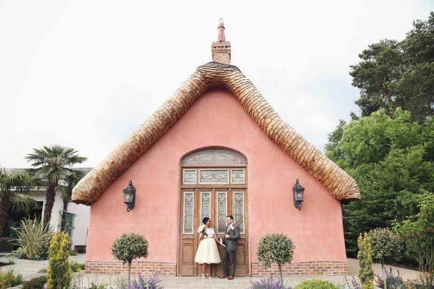 Le Petit Château | Unusual wedding venues | Guides for Brides