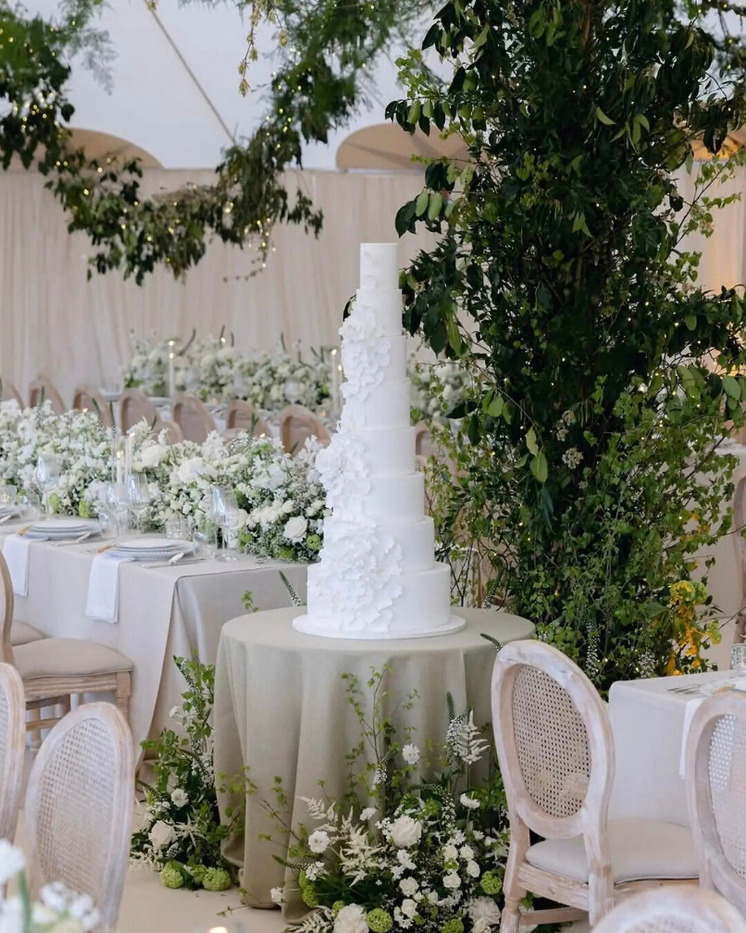 Jack WhiteHall & Roxy Horners 8-tier wedding cake, designed by Nicola Hall, owner of Hall of Cakes