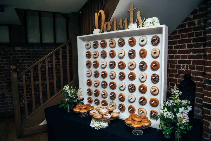 Jessica and Jason - A Stylish Flower-Filled Barn Wedding in Essex gallery image