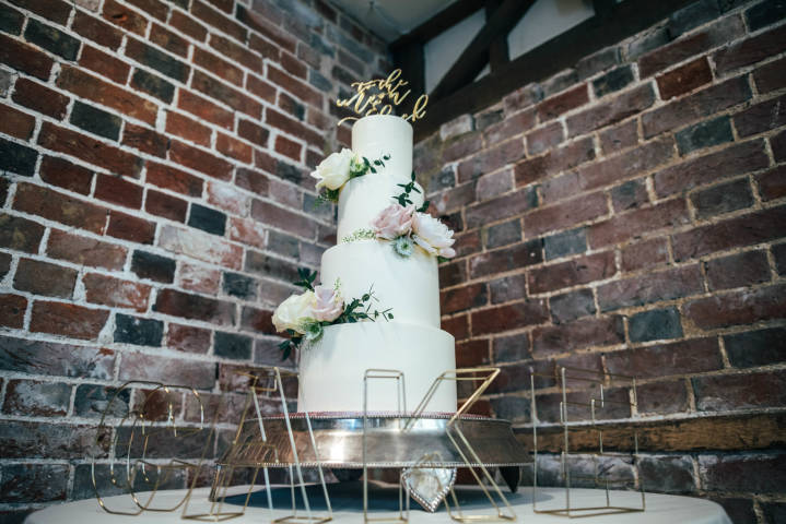 Jessica and Jason - A Stylish Flower-Filled Barn Wedding in Essex gallery image