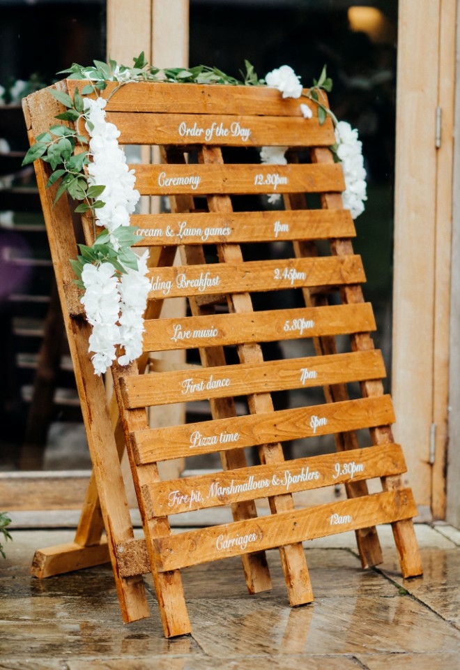 Order of the day wedding decoration