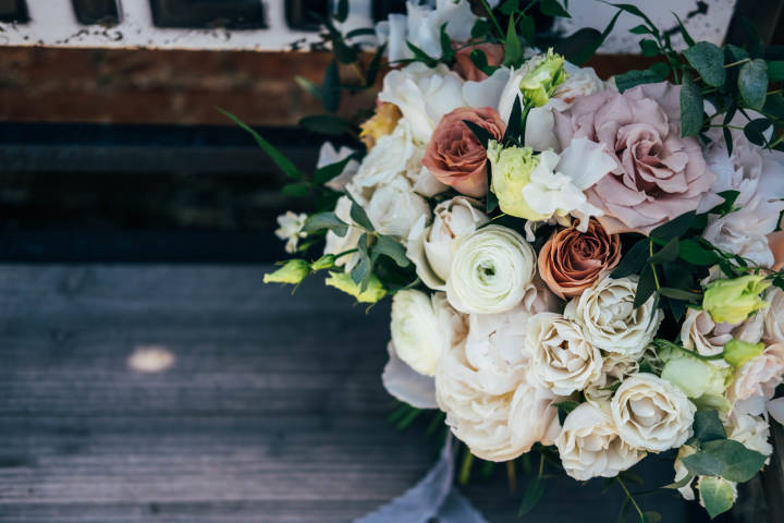 Jessica and Jason - A Stylish Flower-Filled Barn Wedding in Essex gallery image