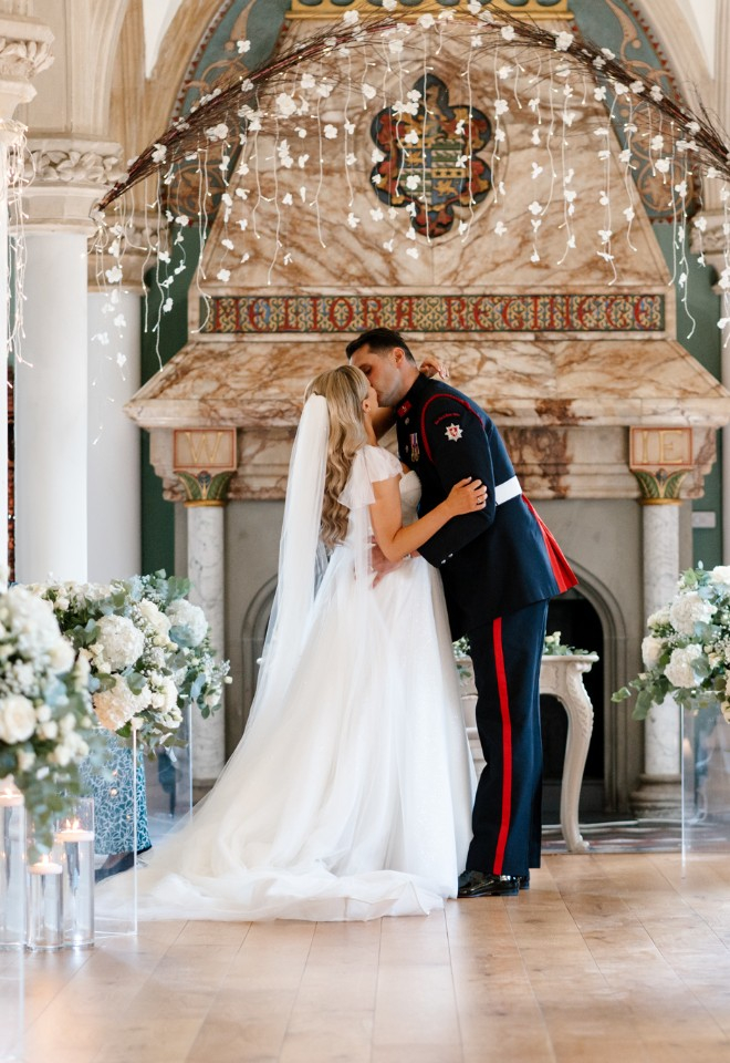 Sophia and Dan share first kiss as married couple