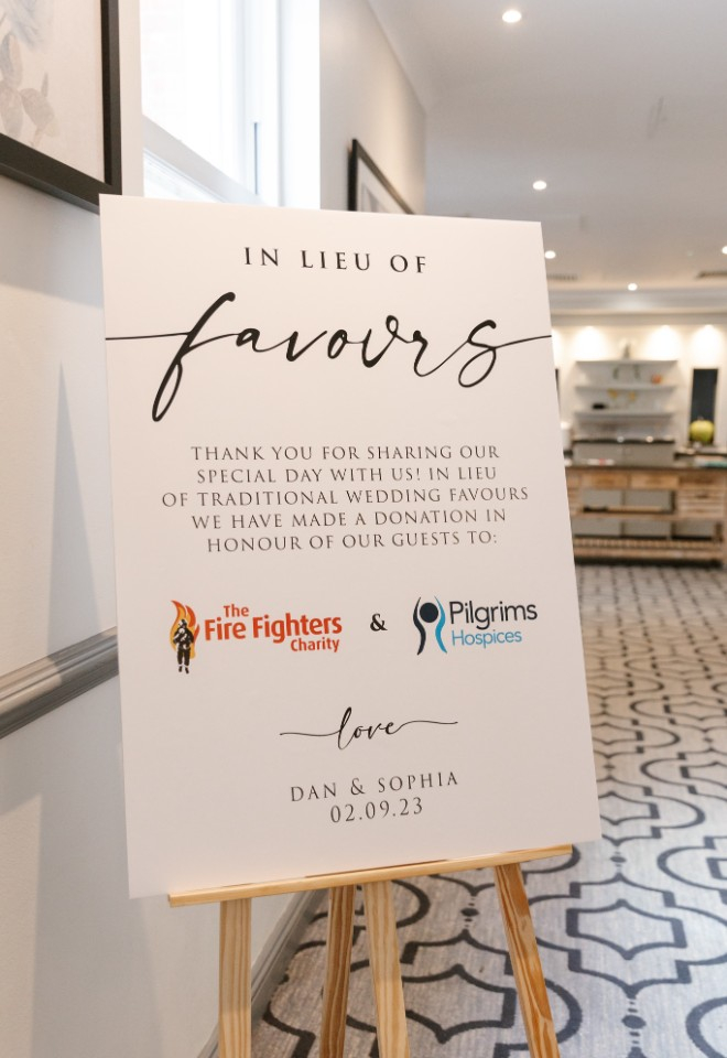 In lieu of favours sign