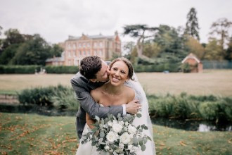 bride and groom kissing at Ardington House 
