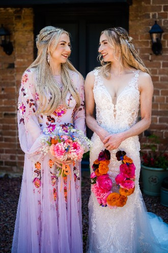 bride and her sister