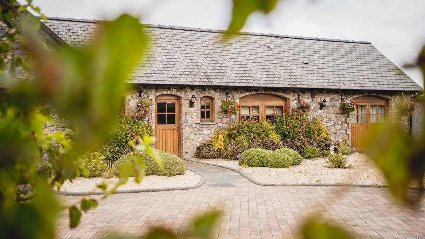 Sarah and Ryan - Welsh Wedding in a Countryside Wedding Venue gallery image