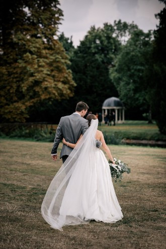 Ardington House bride and groom