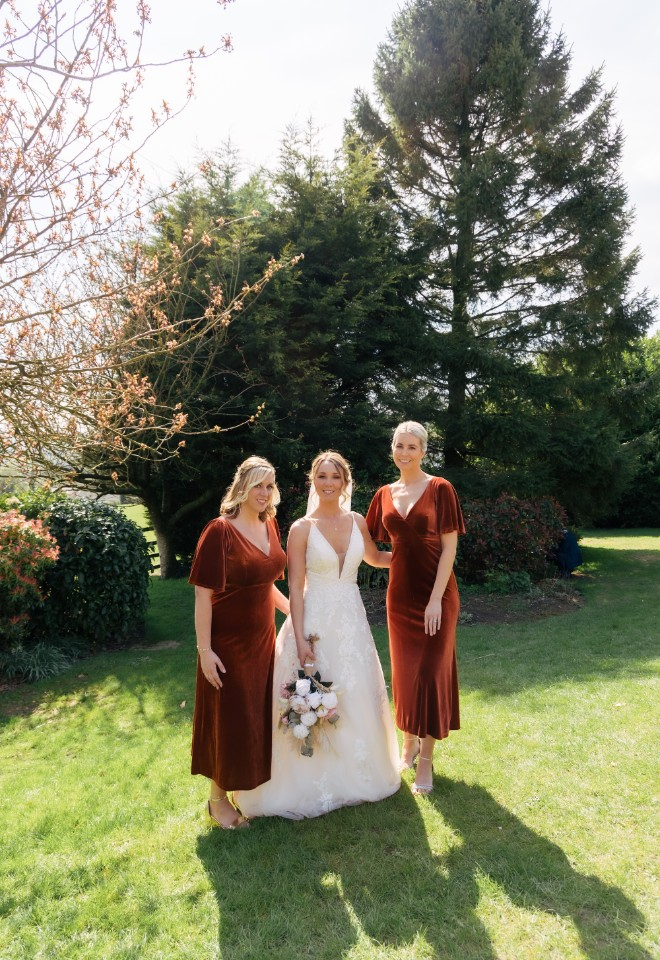 bridal party posed photograph