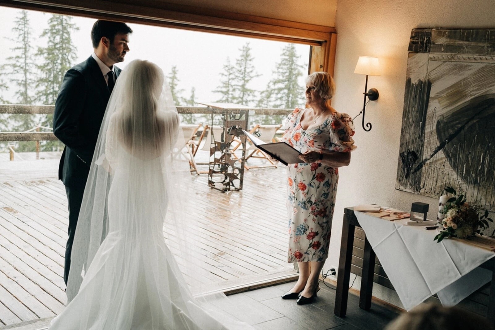 Wedding ceremony led by Yvonne Beck Celebrant in Buckinghamshire, Gerrards Cross