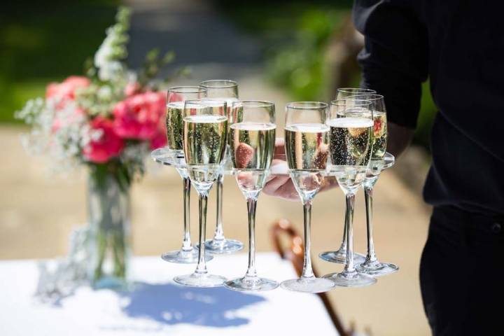 Ashleigh and Matt - Outdoor Barn Wedding in Oxfordshire gallery image