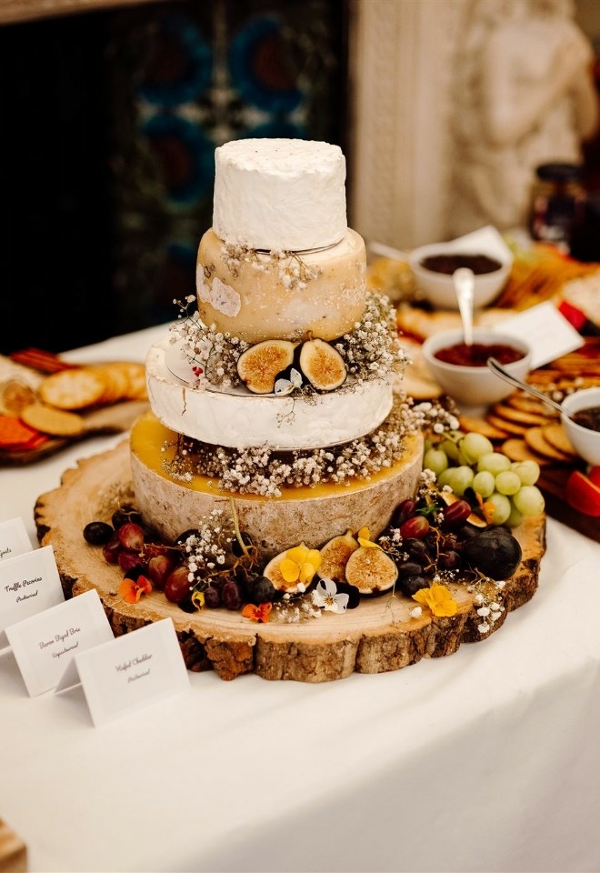 Cheeseboard cake