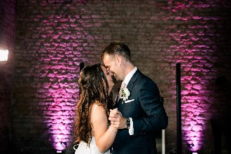 Lapstone Barn Real Wedding First Dance
