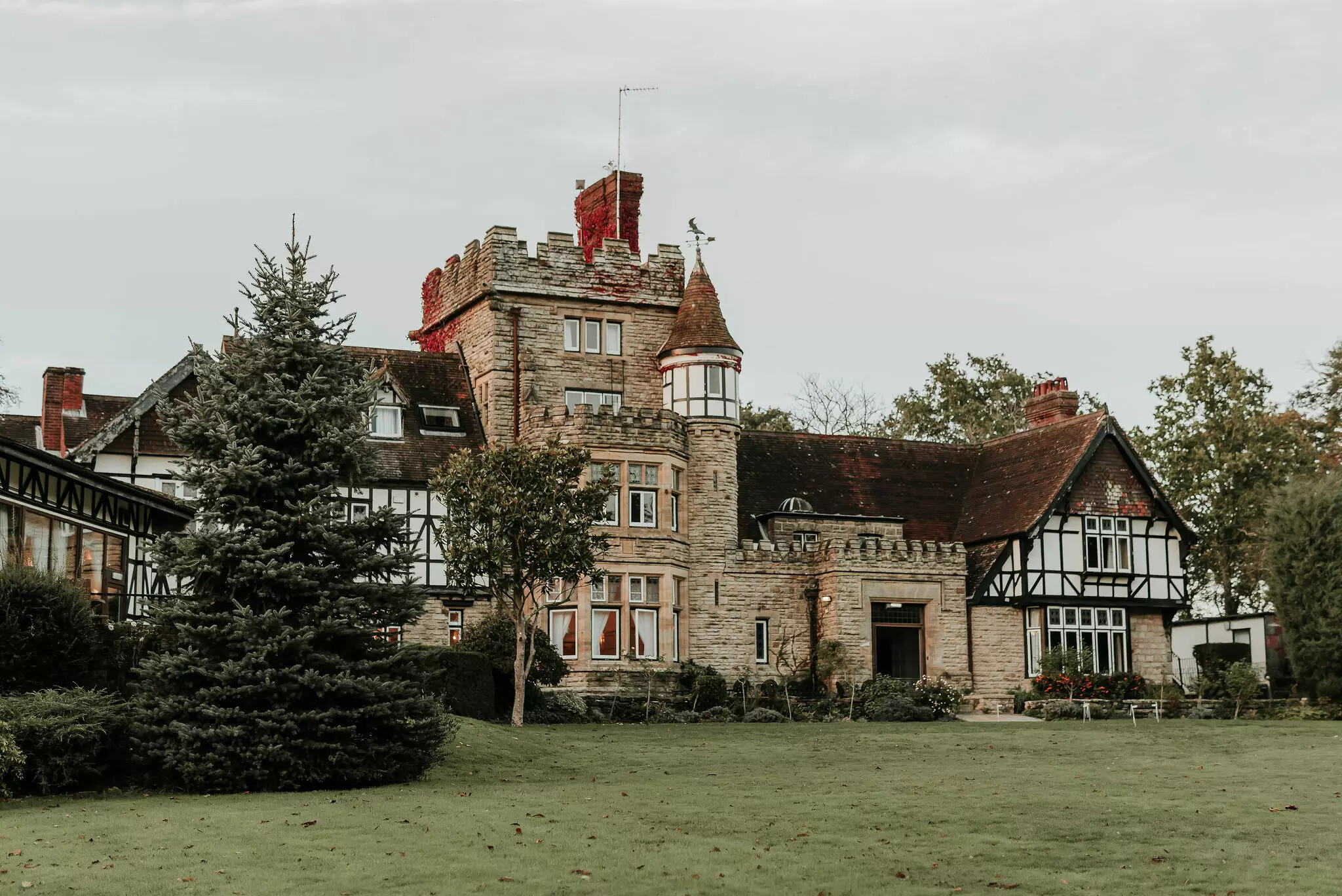 historic wedding venue the ravenswood sussex 