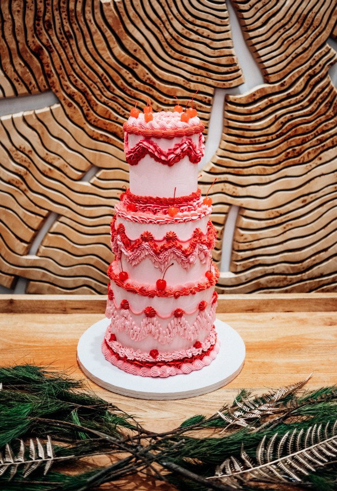 Lambeth style wedding cake