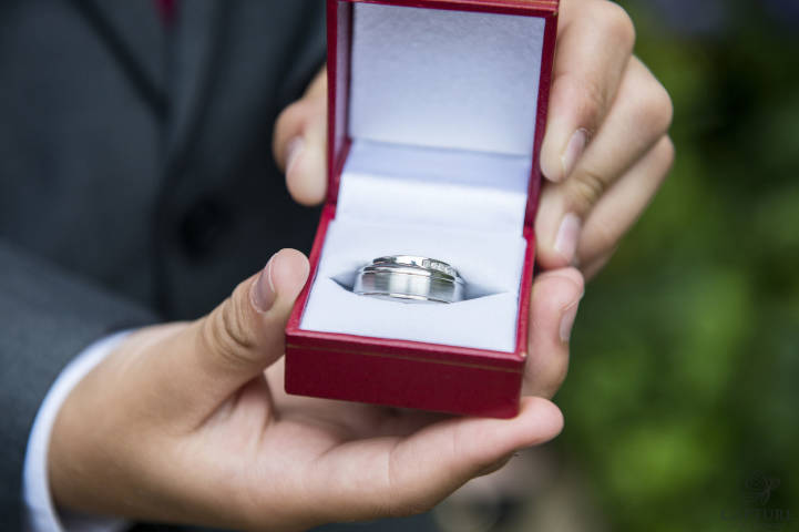 Laura and Matt - Let it Rain in Gloucestershire gallery image