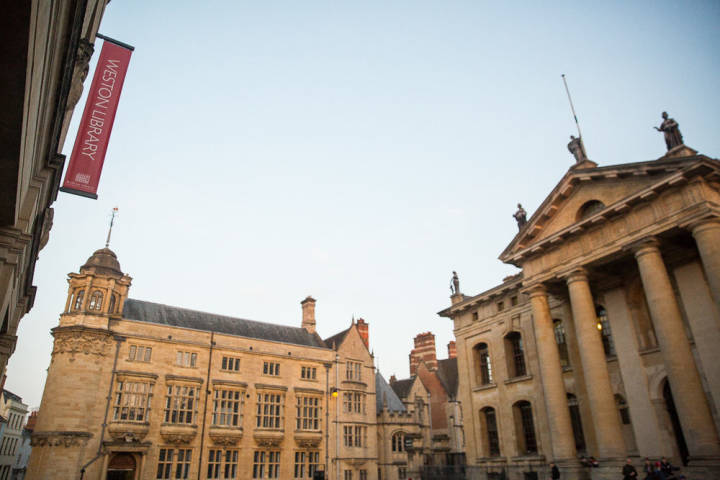 Guides for Brides Customer Service Awards 2019 Winners! gallery image