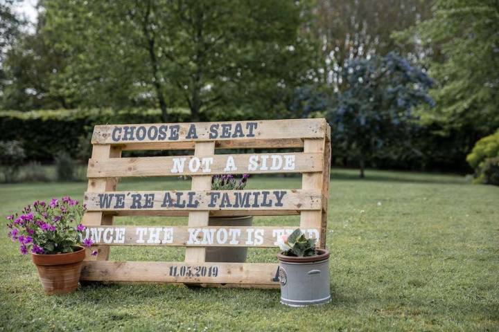 Ashleigh and Matt - Outdoor Barn Wedding in Oxfordshire gallery image