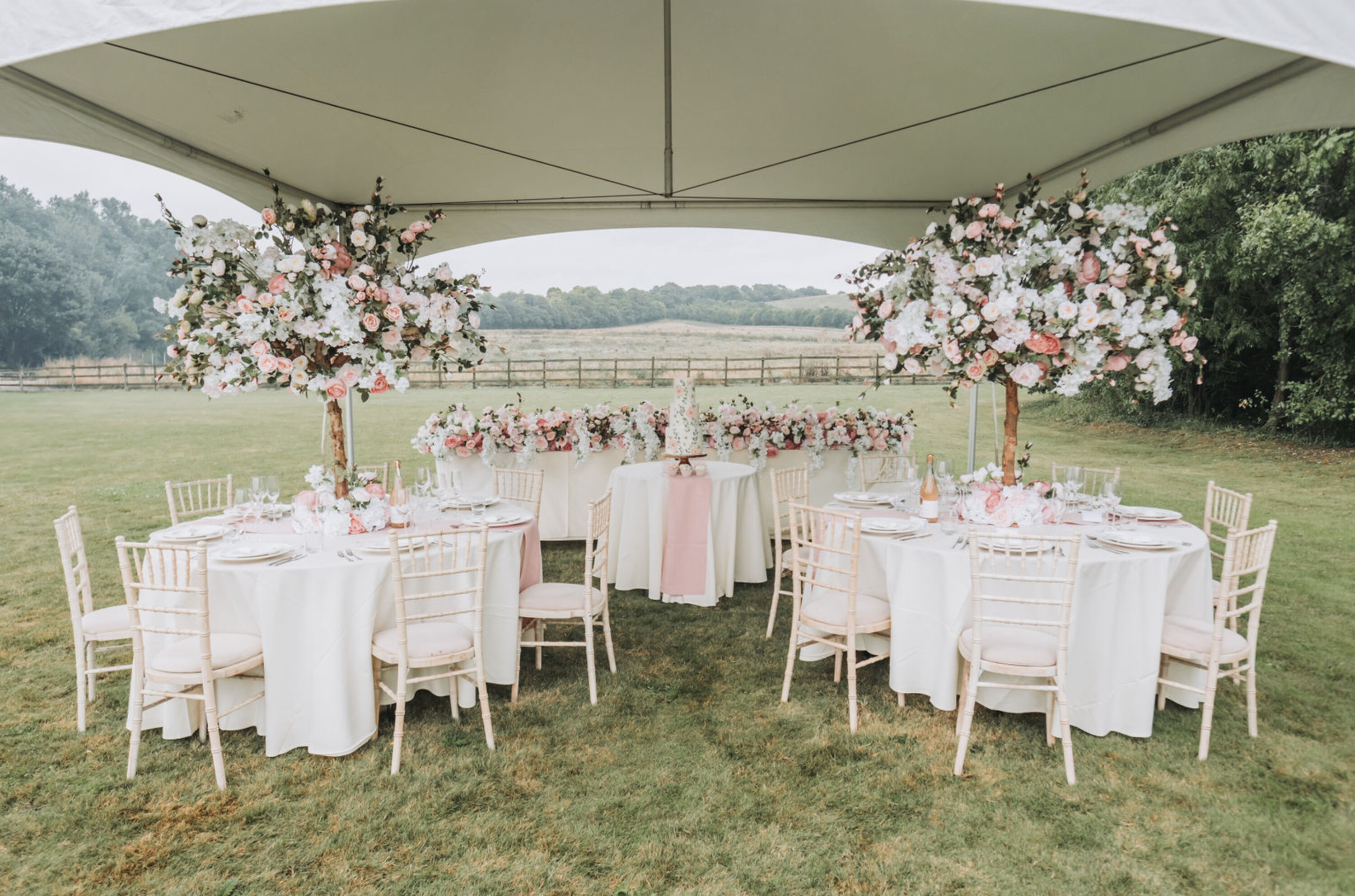 Outdoor marquee wedding venue in Oxfordshire