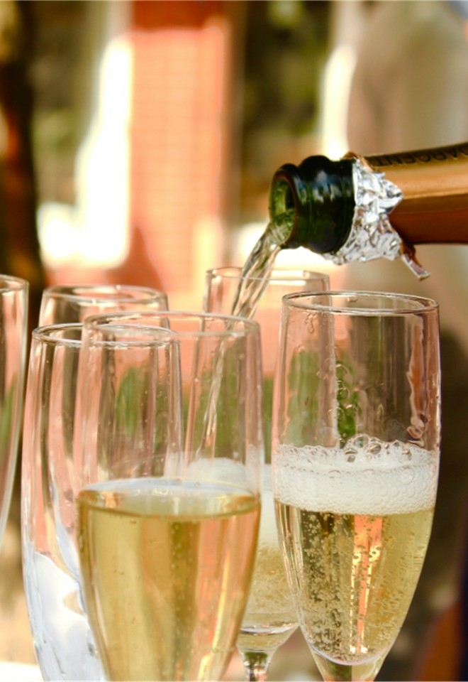 Bubbly for the Bride and Groom 