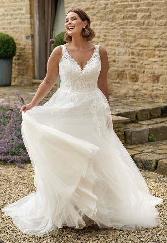 wed2b Designer Bridal Outlet in Glasgow