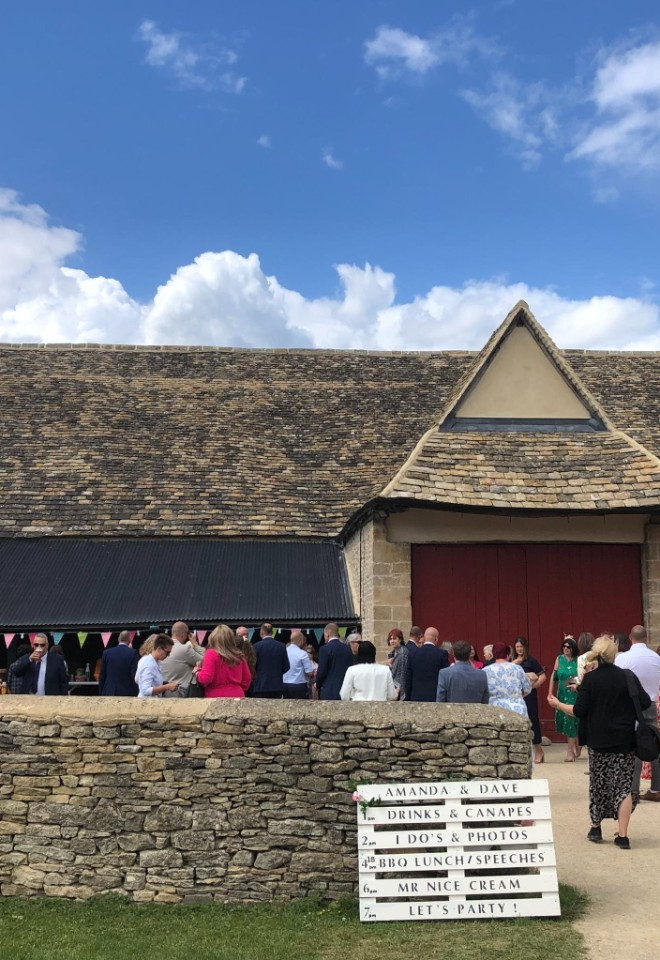 Amanda and Davids beautiful wedding at Cogges Manor Farm