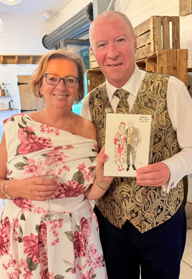 GUESTS RECEIVED THE KEEPSAKE ON THE WEDDING DAY