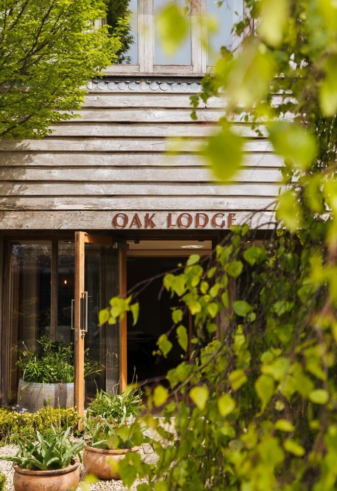 Oak Lodge - Multi-functional space for pre and post wedding events
