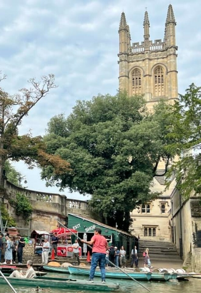Magdalen Bridge Tower and punts