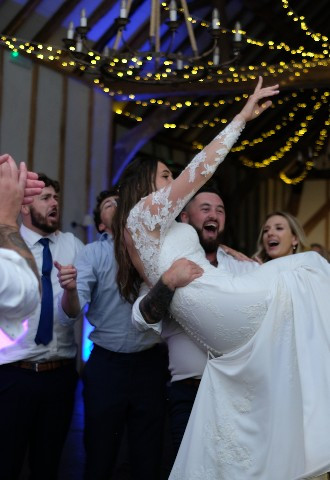 Fizz and Groove - Wedding DJ West Sussex