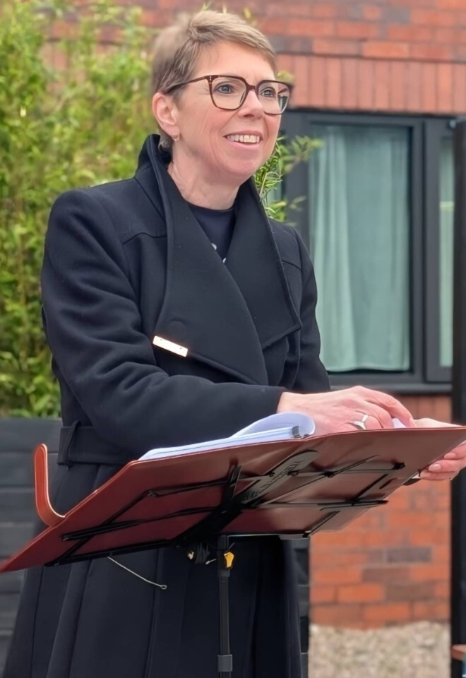 Sharon Bridgland-Gough, Wedding Celebrant, Hampshire