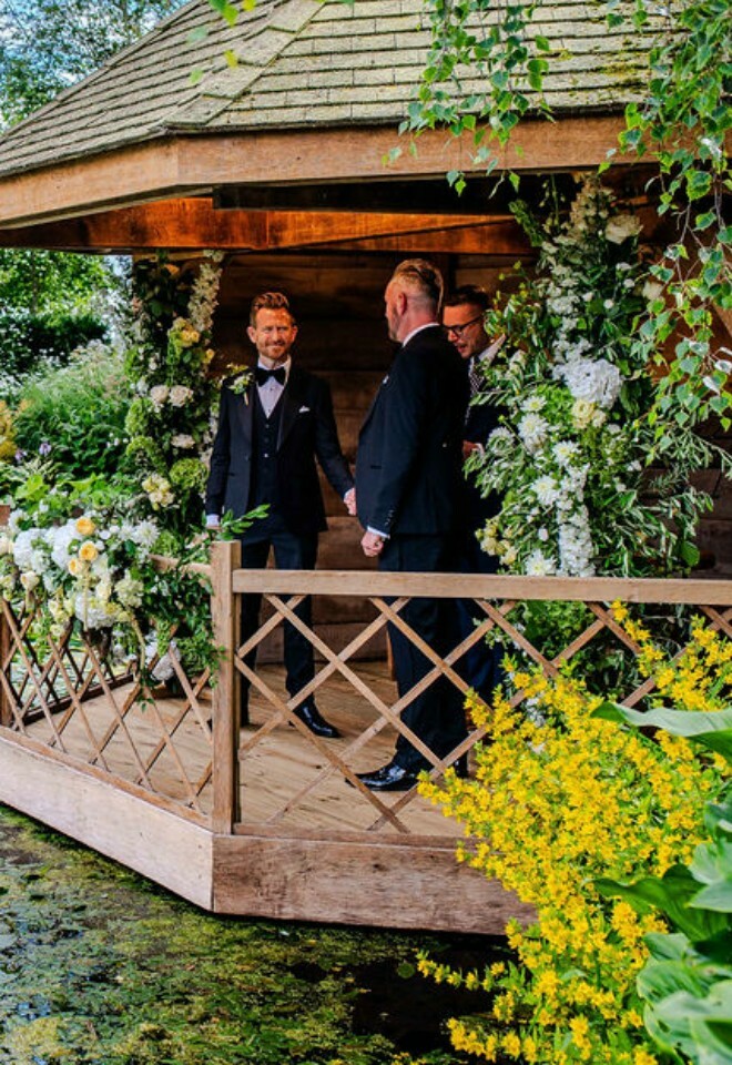 South Farm Barn & Outisde wedding venue in Cambridgeshire & Hertfordshire