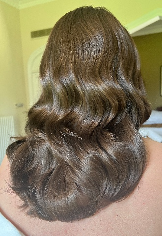 Oxfordshire cotswolds wedding hair styling