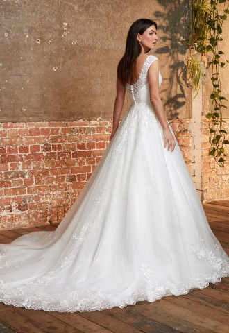wed2b Designer Bridal Outlet in Bristol