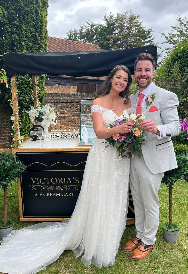 lillibrooke-manor ice-cream ice-cream-cart victorias-ice-cream-cart