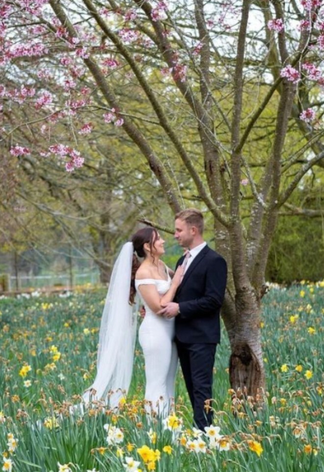 Wedding Couple - Milton Hill Gardens