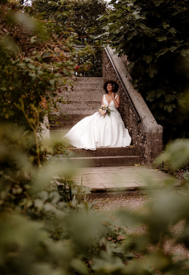 Garden wedding photo opportunity at The Great Hall in Winchester