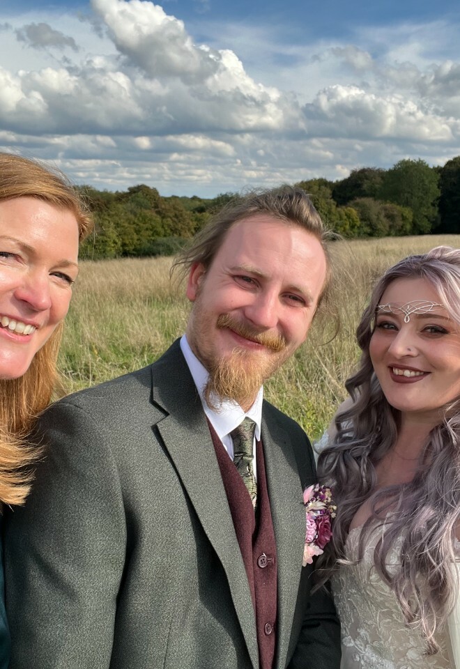 Wedding celebrant-Oxfordshire-Monkton Barn-award-winning-1