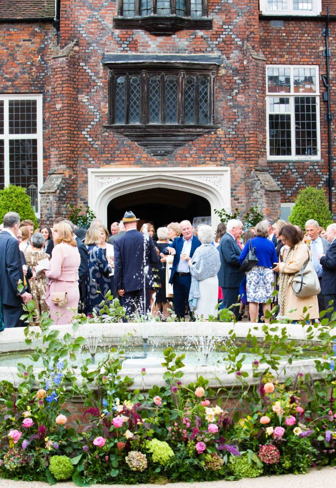 Floral meadow designs of autumn flowers surrounding the fountain at Fulham Palace