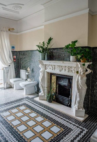 Berwick Lodge Hotel Phrygia Deluxe Suite Bathroom