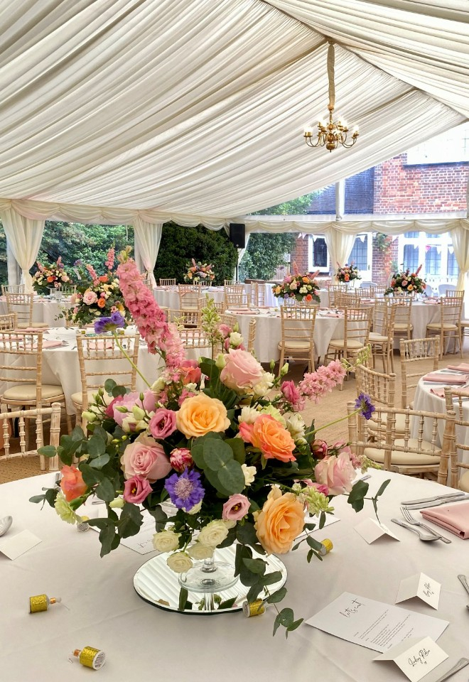 The Daisy Chain, Florists in Buckinghamshire, Marquee wedding flowers