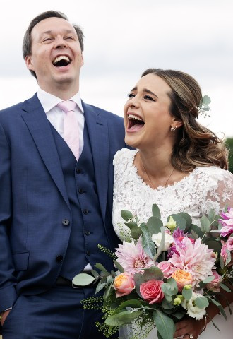 Relaxed wedding photography