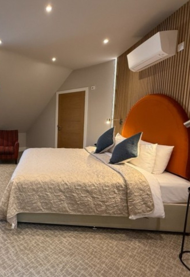 Suite 11 at The Snooty Mehmaan, Oxfordshire guest accommodation
