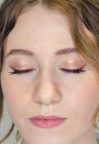 Natural bridal make-up 